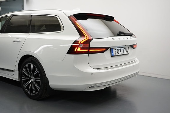 Volvo V90 3 of 17