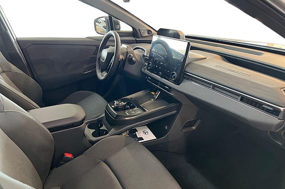Toyota C-HR 6 of 21