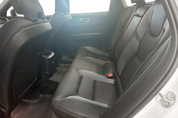 Volvo XC60 4 of 5