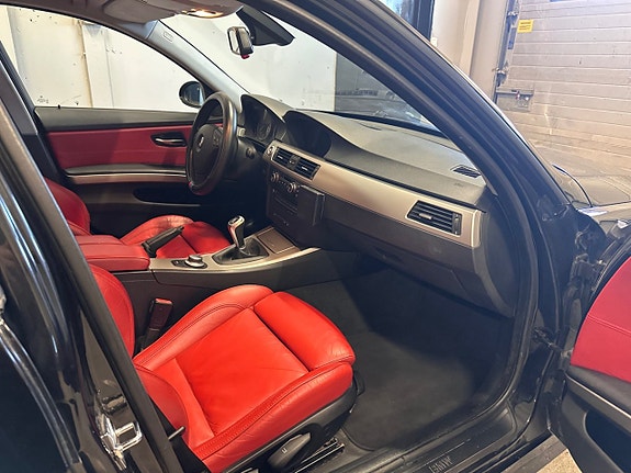 BMW 318d 15 of 19