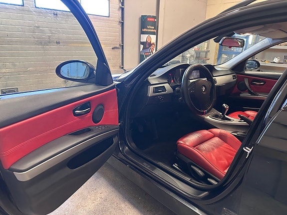 BMW 318d 7 of 19