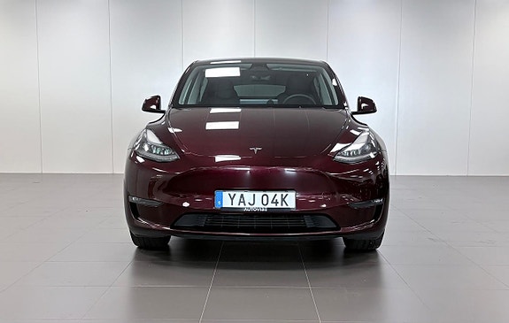 Tesla Model Y 4 of 16