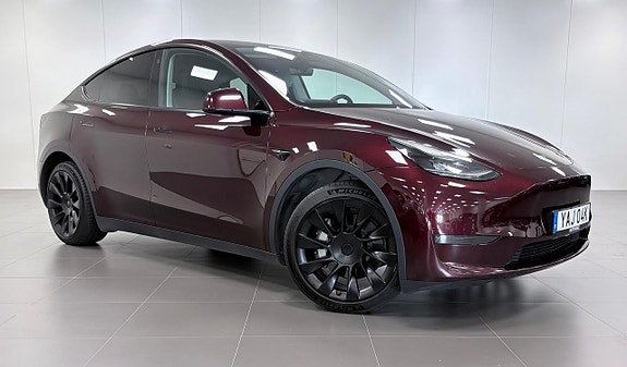 Tesla Model Y 3 of 16