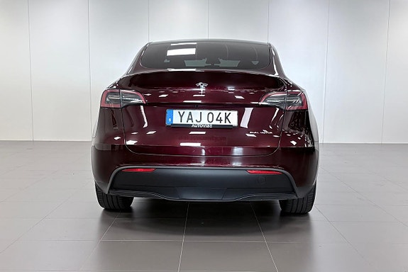 Tesla Model Y 8 of 16