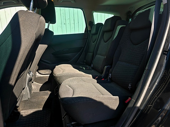 Peugeot 308 SW 10 of 17