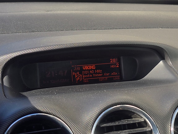 Peugeot 308 SW 15 of 17