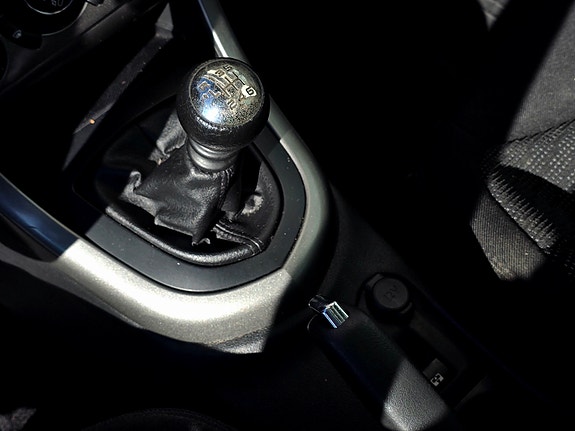 Peugeot 308 SW 12 of 17