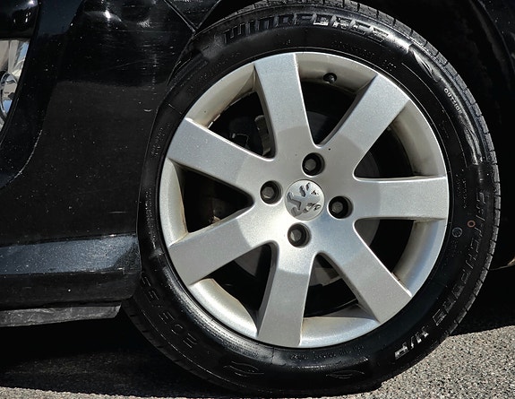 Peugeot 308 SW 16 of 17