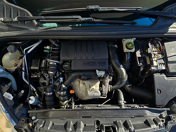 Peugeot 308 SW 17 of 17