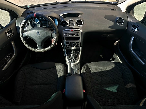 Peugeot 308 SW 7 of 17
