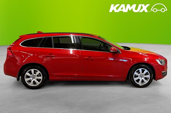 Volvo V60 2 of 5