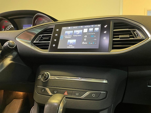 Peugeot 308 SW 12 of 18