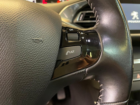 Peugeot 308 SW 11 of 18