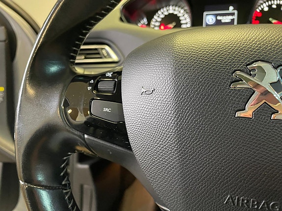 Peugeot 308 SW 10 of 18