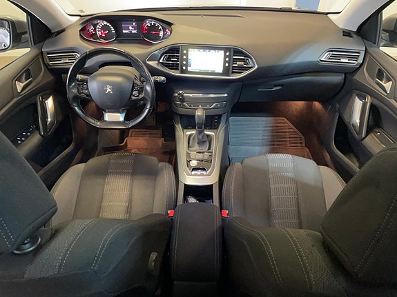 Peugeot 308 SW 7 of 18