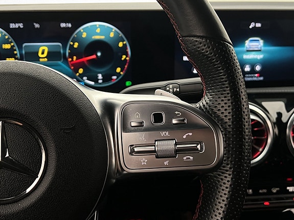 Mercedes-Benz CLA200 18 of 30