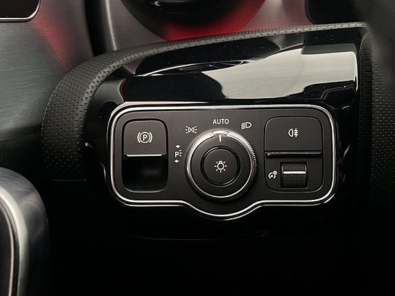 Mercedes-Benz CLA200 15 of 30