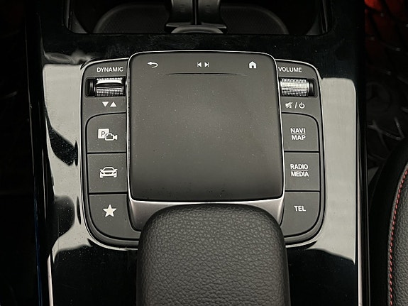 Mercedes-Benz CLA200 28 of 30