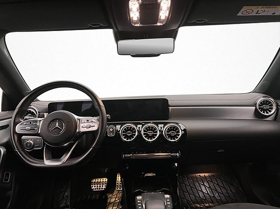 Mercedes-Benz CLA200 13 of 30