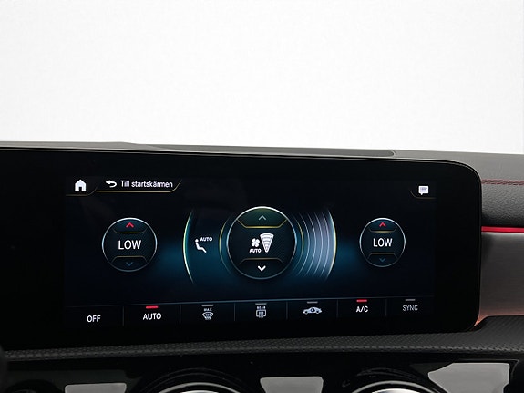 Mercedes-Benz CLA200 26 of 30