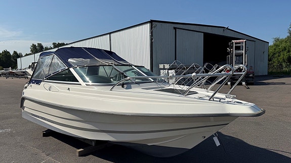 Uttern D55 med mercruiser 3.0 -2007 2 of 7
