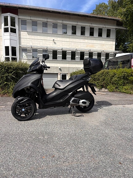 Piaggio MP3 300