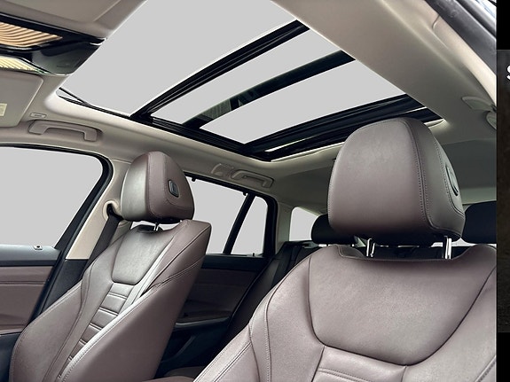 BMW 330e 5 of 5