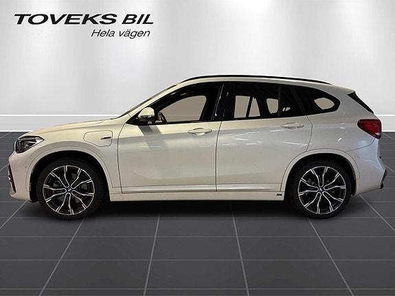 BMW X1 4 of 19
