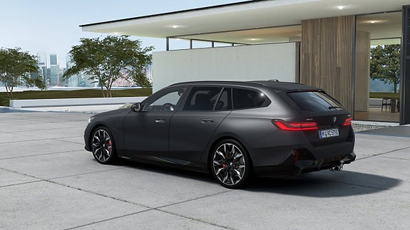 BMW 530e 2 of 5