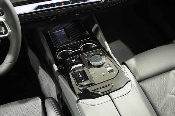 BMW 530e 13 of 22