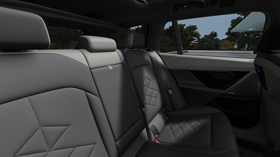 BMW 530e 11 of 13