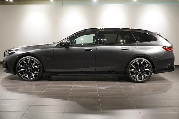 BMW 530e 2 of 22