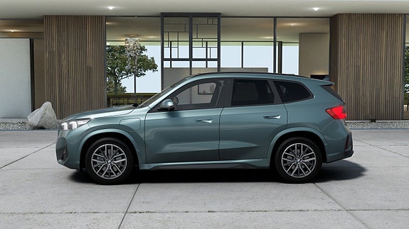 BMW X1 4 of 5
