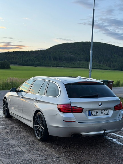 BMW 520d 2 of 4