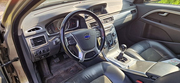 Volvo V70 3 of 3