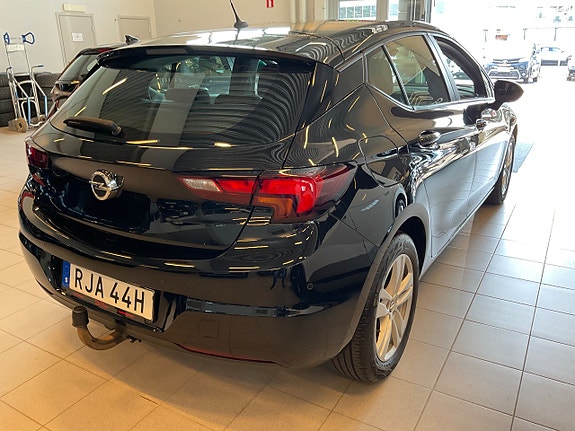 Opel Astra 4 of 5