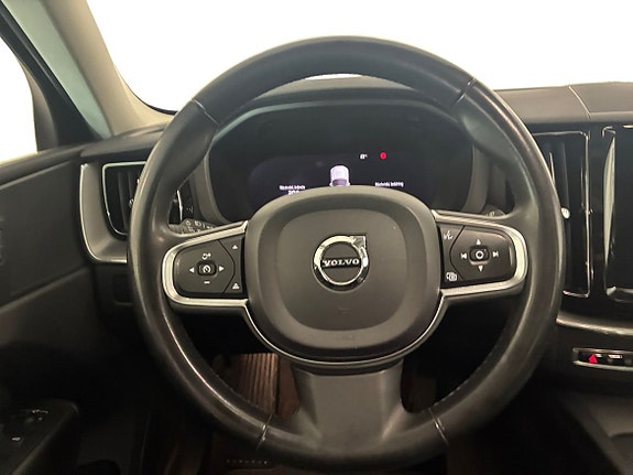 Volvo XC60 12 of 16