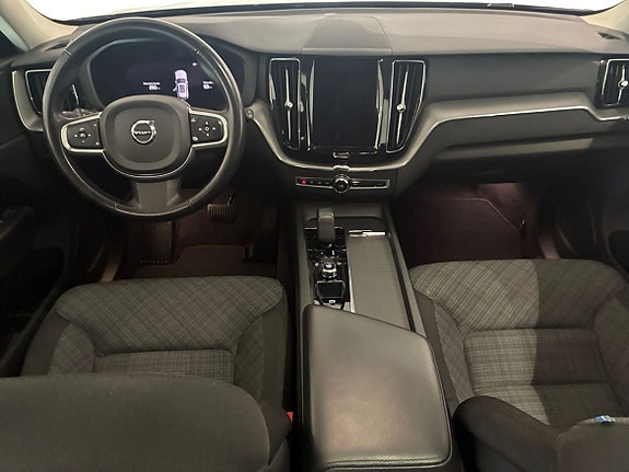 Volvo XC60 6 of 16