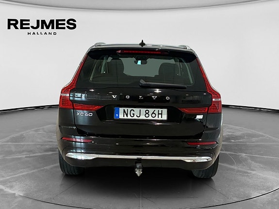 Volvo XC60 8 of 16