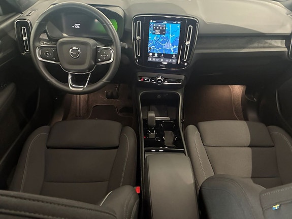 Volvo XC40 5 of 5