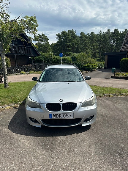 BMW 525i 2 of 5