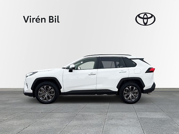 Toyota RAV4 3 of 10