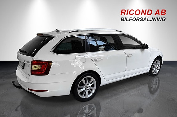 Skoda Octavia 2 of 9