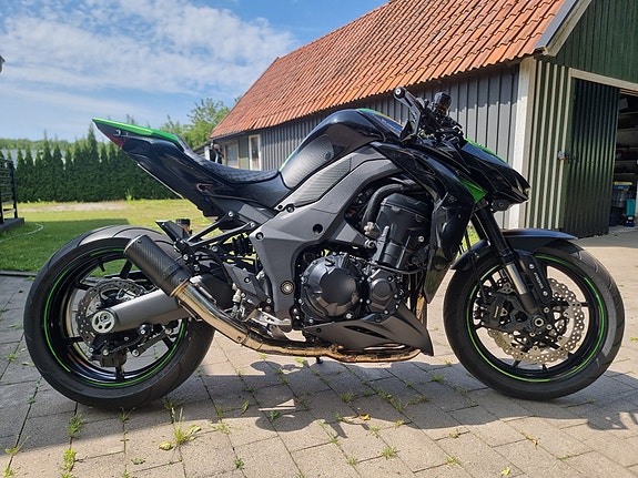Kawasaki Z1000 3 of 5