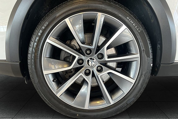 Skoda Octavia Scout 8 of 13
