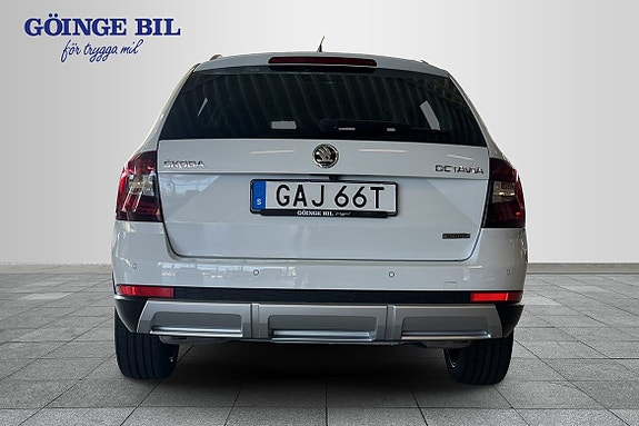 Skoda Octavia Scout 7 of 13