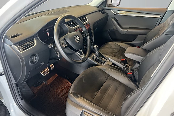 Skoda Octavia Scout 10 of 13