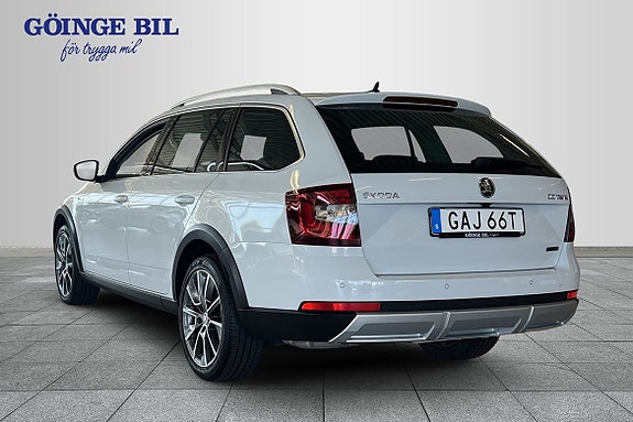 Skoda Octavia Scout 6 of 13