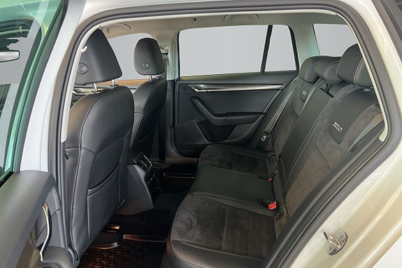 Skoda Octavia Scout 11 of 13