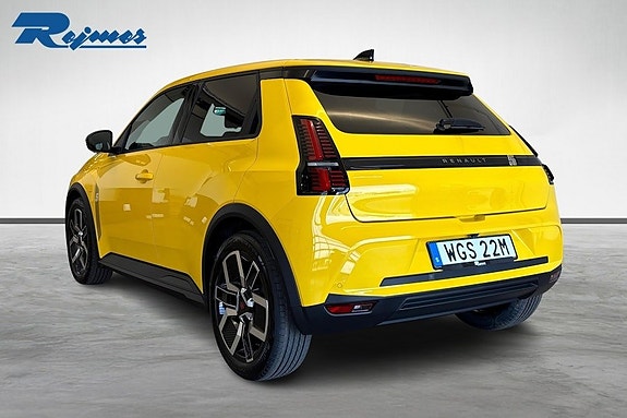 Renault 5 E-Tech 3 of 5